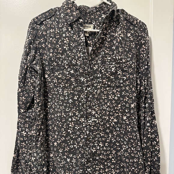 Express button up - Picture 1 of 2